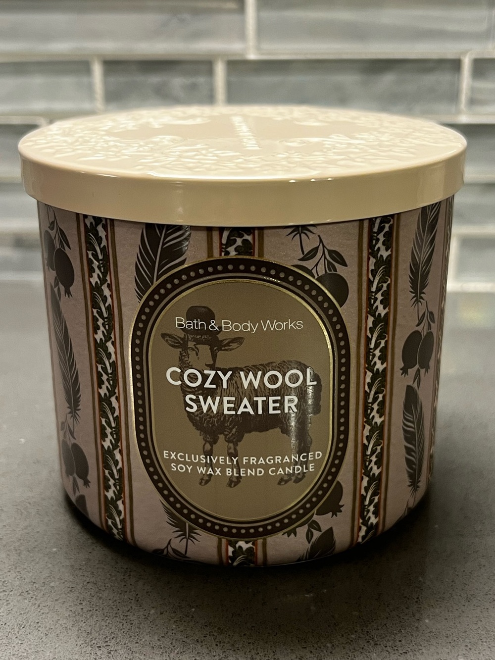 Bath & Body Works Cozy Wool Sweater Candle